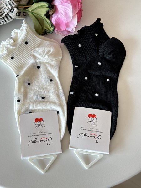 جربان منقط ابيض واسود